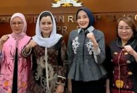 Ketua PD PIRA Kalimantan Tengah, Aisyah Thisia Agustiar Sabran, berkomitmen berdiri di garda terdepan dalam pembangunan daerah. PD PIRA Kalteng bekerja produktif dan menyusun langkah strategis memastikan peran perempuan Kalteng semakin nyata menyukseskan visi besar pemerintah pusat dibawah Presiden Prabowo.