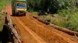 Jembatan Sei Kining yang terletak di Desa Pangke, Kecamatan Seruyan Tengah, setelah selesai diperbaiki dan kembali fungsional.