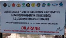 Plang yang pasang Satuan Tugas Penertiban Kawasan Hutan (PKH), dan penertiban kawasan hutan di Area Pertambangan PT. Alam Bahtera Barito Raya, Kabupaten Barito Utara, Sabtu, (11/04/2026). (Foto: INGKIT BS BJAPER/Tim Newsline)