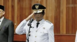Bupati Seruyan, Ahmad Selanorwanda, memimpin upacara peringatan Hari Otonomi Daerah (Otda) ke-XXX tahun 2026 di Aula Kantor Bupati, Senin (27/4). Foto Dokumentasi Protokoler Seruyan.