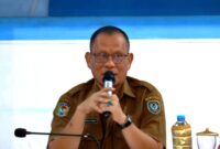 Pelaksana Harian (Plh.) Sekretaris Daerah Kabupaten Seruyan, dr. Bahrun Abbas, M.P.H., membuka kegiatan Sosialisasi Pembinaan Sertifikasi Kelayakan Pengolahan (SKP) di Aula Dinas Perikanan Selasa, (28/4). Foto Dokumentasi Setda