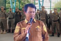 Bupati Seruyan, Ahmad Selanorwanda, saat memimpin apel pagi tes urine dadakan massal personel Satuan Polisi Pamong Praja (Satpol PP)  di Lapangan Tenis Indoor Kuala Pembuang, Selasa pagi (12/5/2026), (Foto Protokol Seruyan)