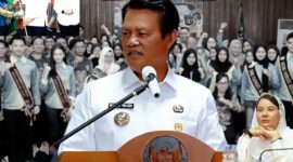 Bupati Seruyan, Ahmad Selanorwanda, S.E., M.Si., lepas kontingen terdiri 75 putra-putri terbaiknya untuk bertarung dalam ajang bergengsi Festival Budaya Isen Mulang (FBIM) dan Pemilihan Jagau Nyai Pariwisata di Aula Kantor Bupati Seruyan pada Rabu (13/5), (Foto Protokol Seruyan)