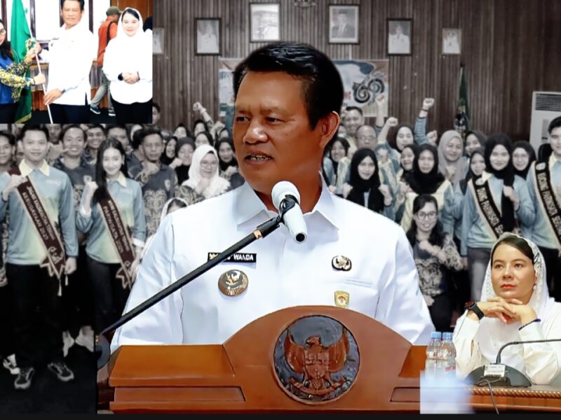 Bupati Seruyan, Ahmad Selanorwanda, S.E., M.Si., lepas kontingen terdiri 75 putra-putri terbaiknya untuk bertarung dalam ajang bergengsi Festival Budaya Isen Mulang (FBIM) dan Pemilihan Jagau Nyai Pariwisata di Aula Kantor Bupati Seruyan pada Rabu (13/5), (Foto Protokol Seruyan)