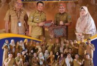 Pemerintah Kabupaten Seruyan menggelar rapat evaluasi kinerja dan program Dinas Koperasi, UKM, Perindustrian dan Perdagangan (Diskoperindag) Kabupaten Seruyan secara lesehan bersama Bupati Seruyan Ahmad Selanorwanda, S.E., M.Si., Selasa, (26/5).