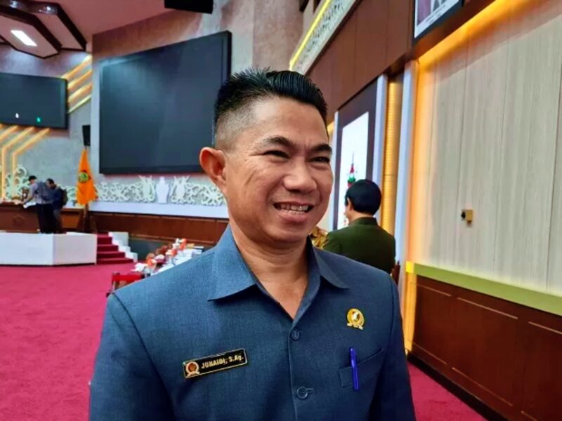 Wakil Ketua III DPRD Kalteng, Junaidi, S.Ag. mendesak Pemerintah Provinsi Kalimantan Tengah untuk berhenti bersikap pasif atas masalah gelombang Pemutusan Hubungan Kerja (PHK) dan perumahan karyawan secara massal. (FOTO : IST)