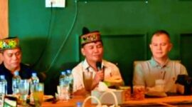 Gubernur Kalimantan Tengah, Agustiar Sabran, menghadiri pertemuan bersama tokoh Dayak Kalimantan Timur yang digelar di Laut Biru. ( Foto Istimewa)