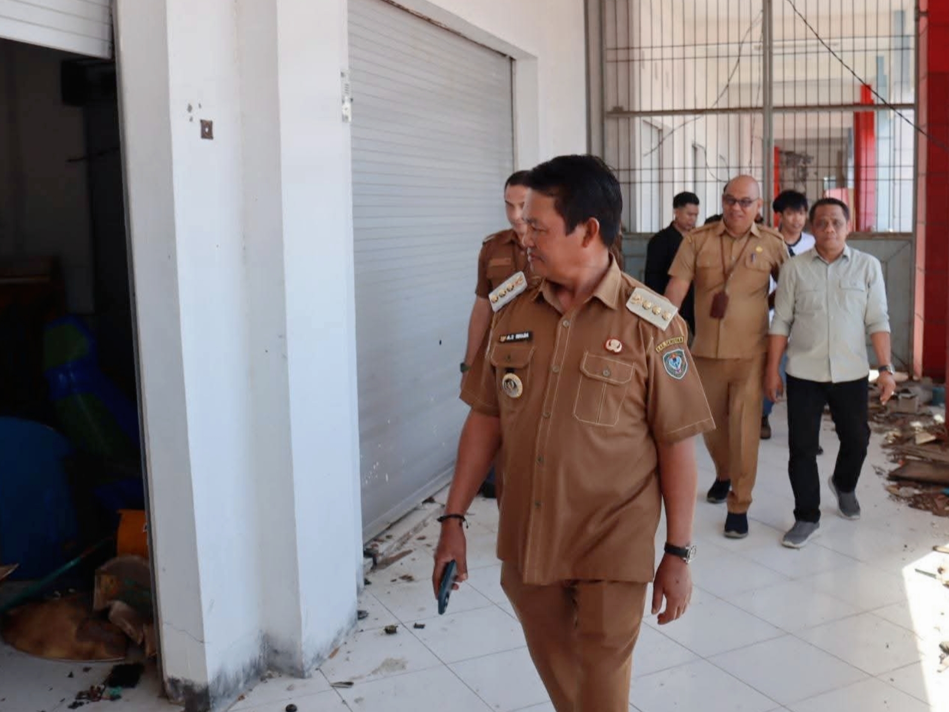 Tamparan Keras untuk Birokrasi, Bupati Seruyan "Turun Gunung" Usai Warga Teriak Pasar Saik Terlantar 5 lv 0 20260511133036