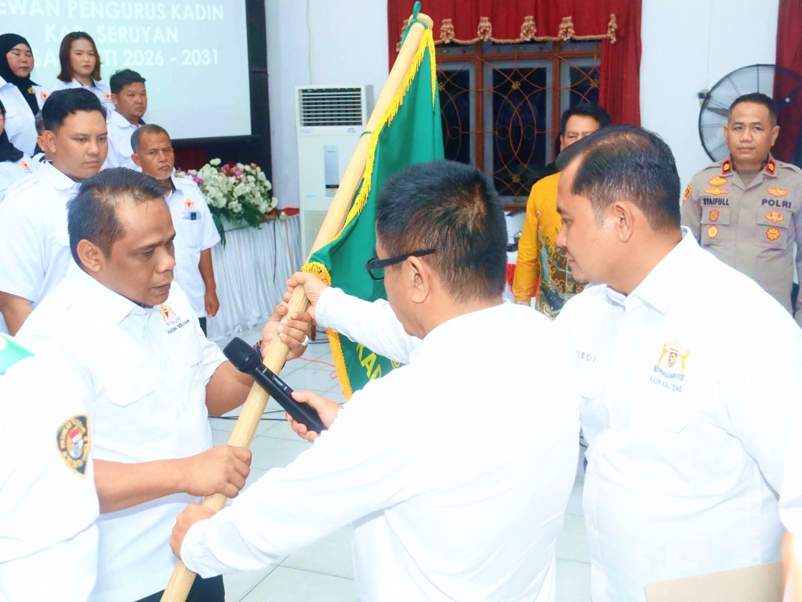 Bupati Ahmad Selanorwanda Tantang KADIN Seruyan 'Gas Pol' Bangun Ekonomi Daerah 6 lv 0 20260512195533