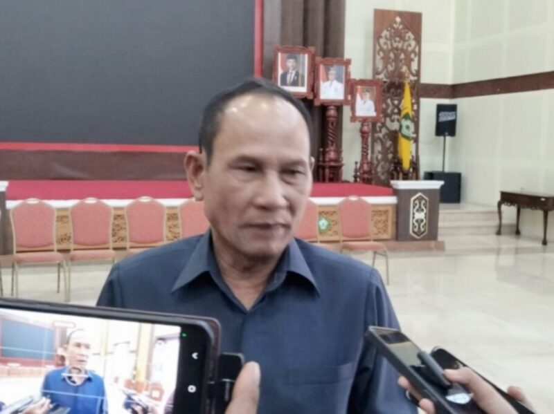 Ketua DPRD Provinsi Kalimantan Tengah, Arton S. Dohong Saat diwawancarai wartawan di Palangka Raya..